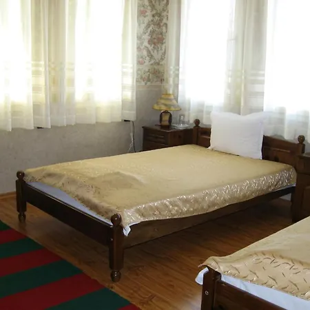 Πανσιόν Elefterova Kashta *
