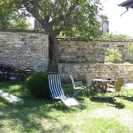 Elefterova Kashta Pensión *